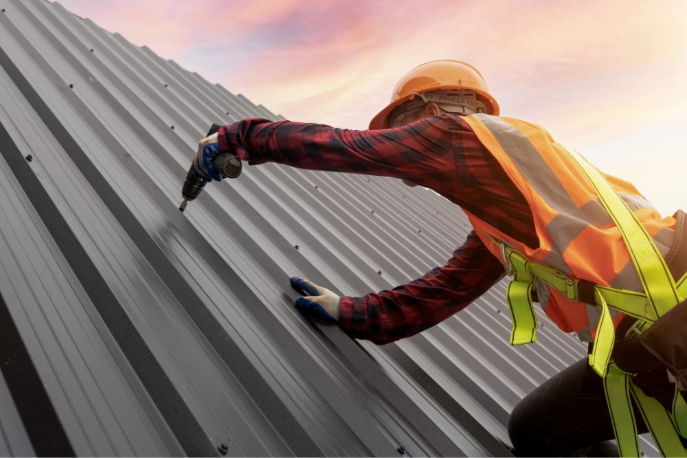 Man installing a roof in Florida